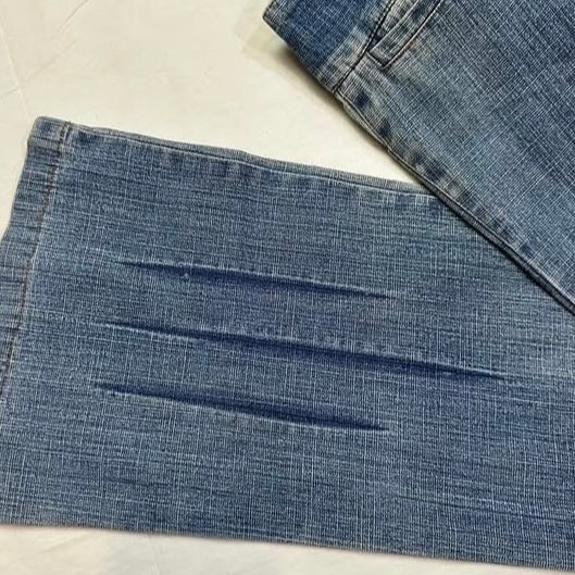 Low waist boots cut jeans