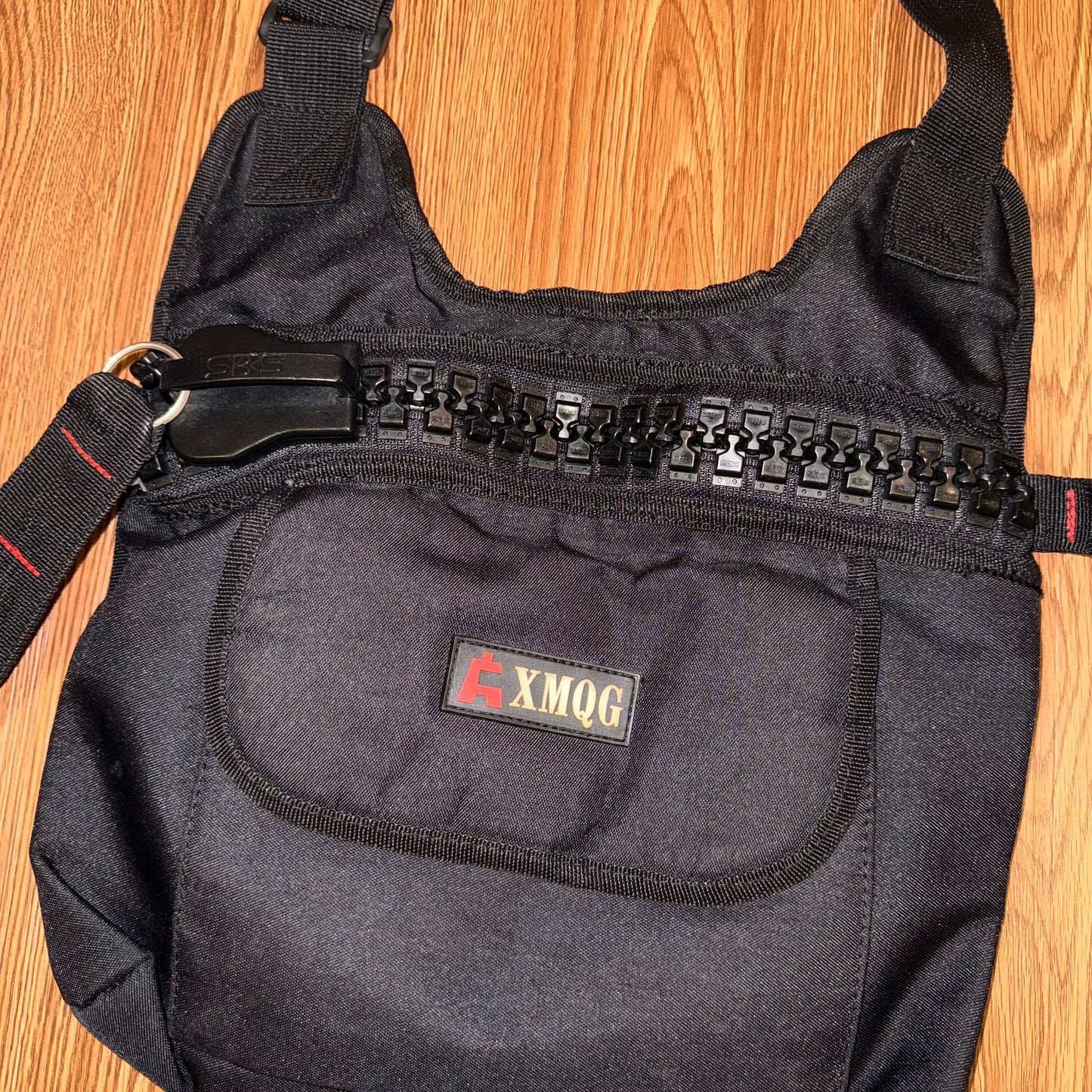 Big zipper crossbody bag