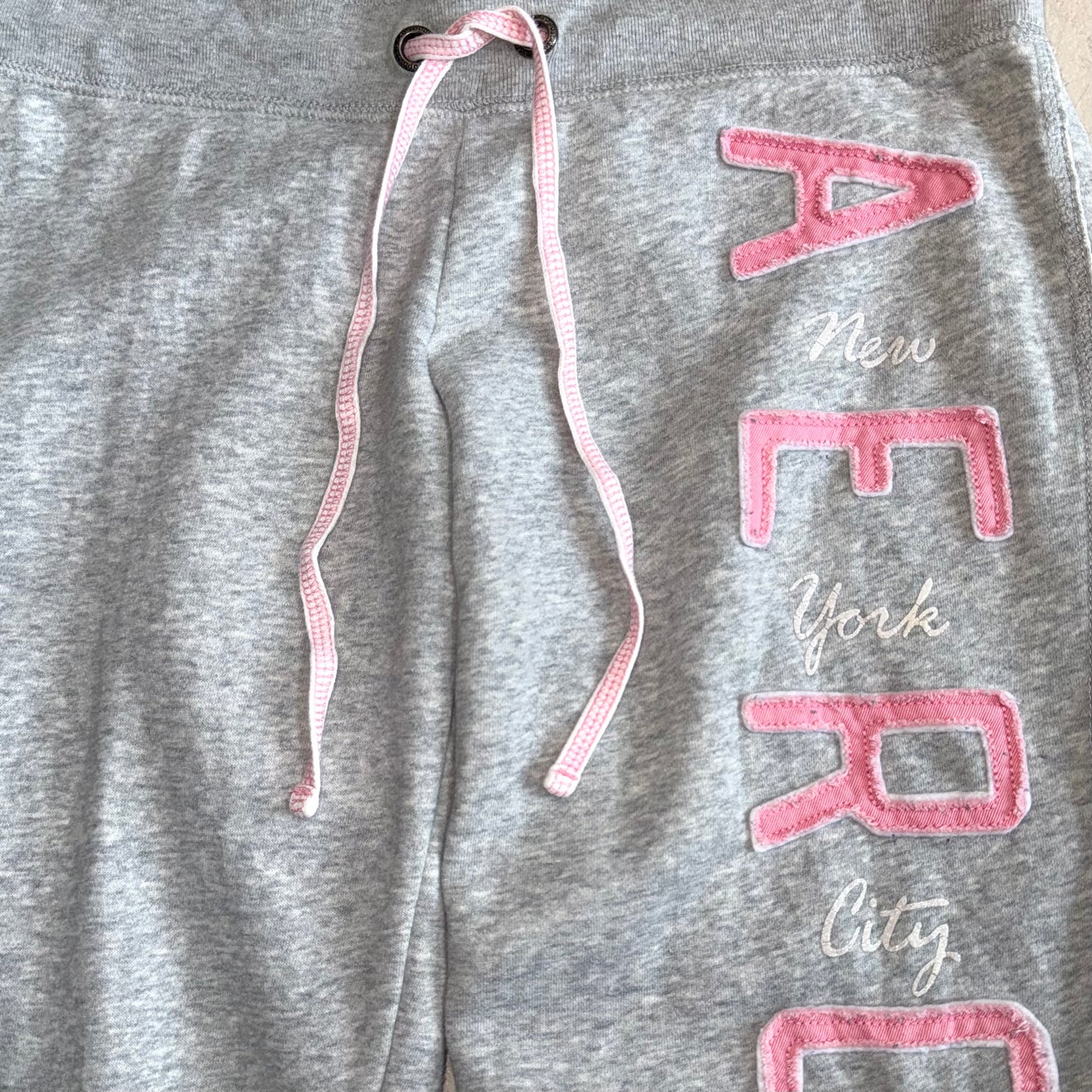 Aeropostale grey cotton capris