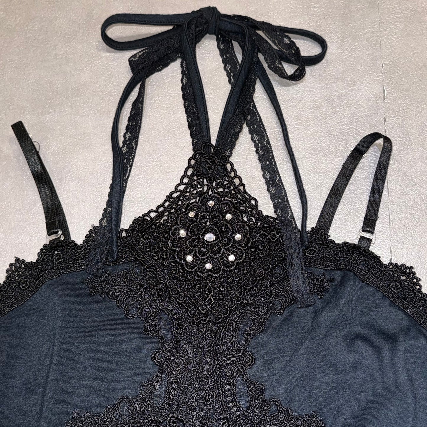 Axes Black lace halter cami