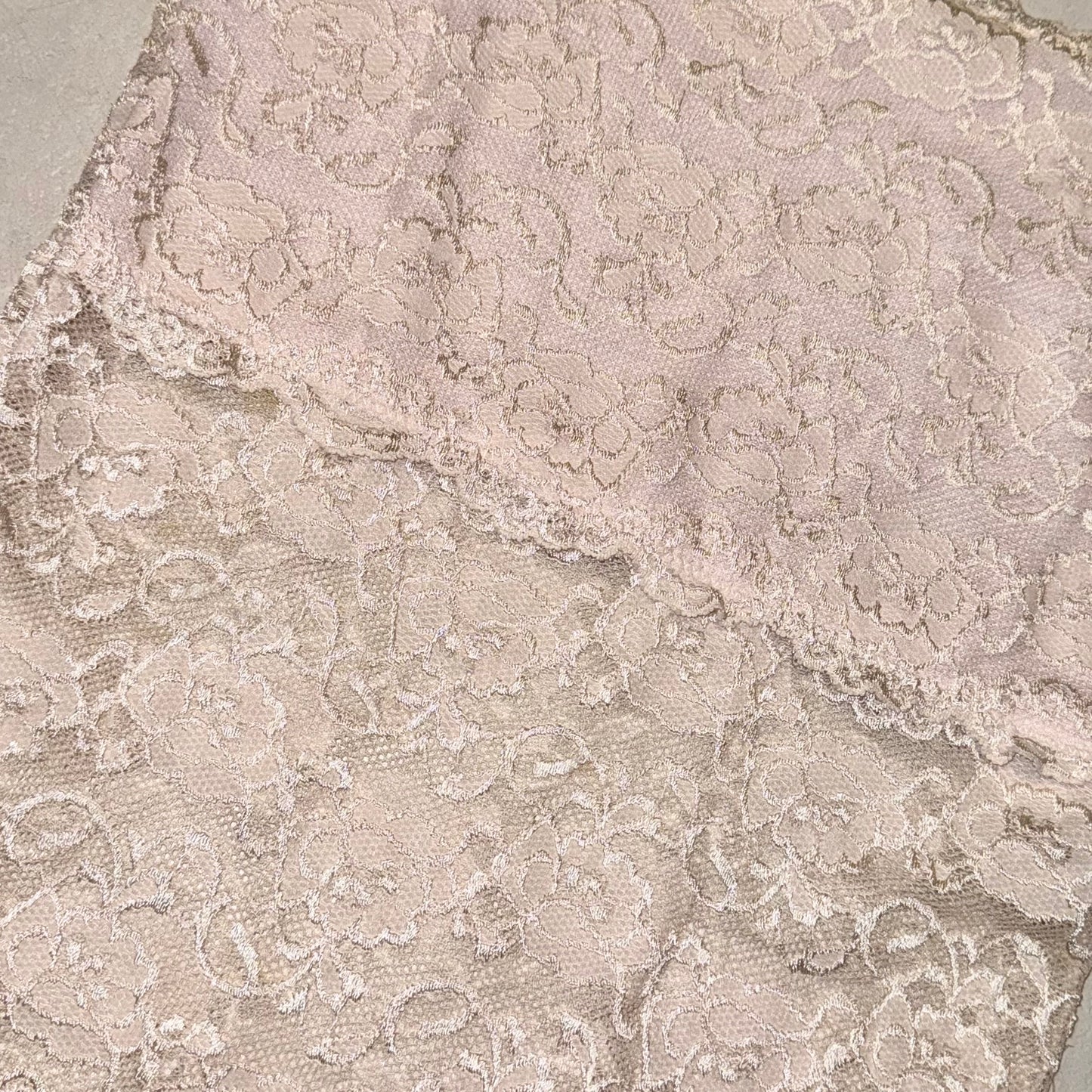 Ivory v-neck lace top with soft pink tube top set