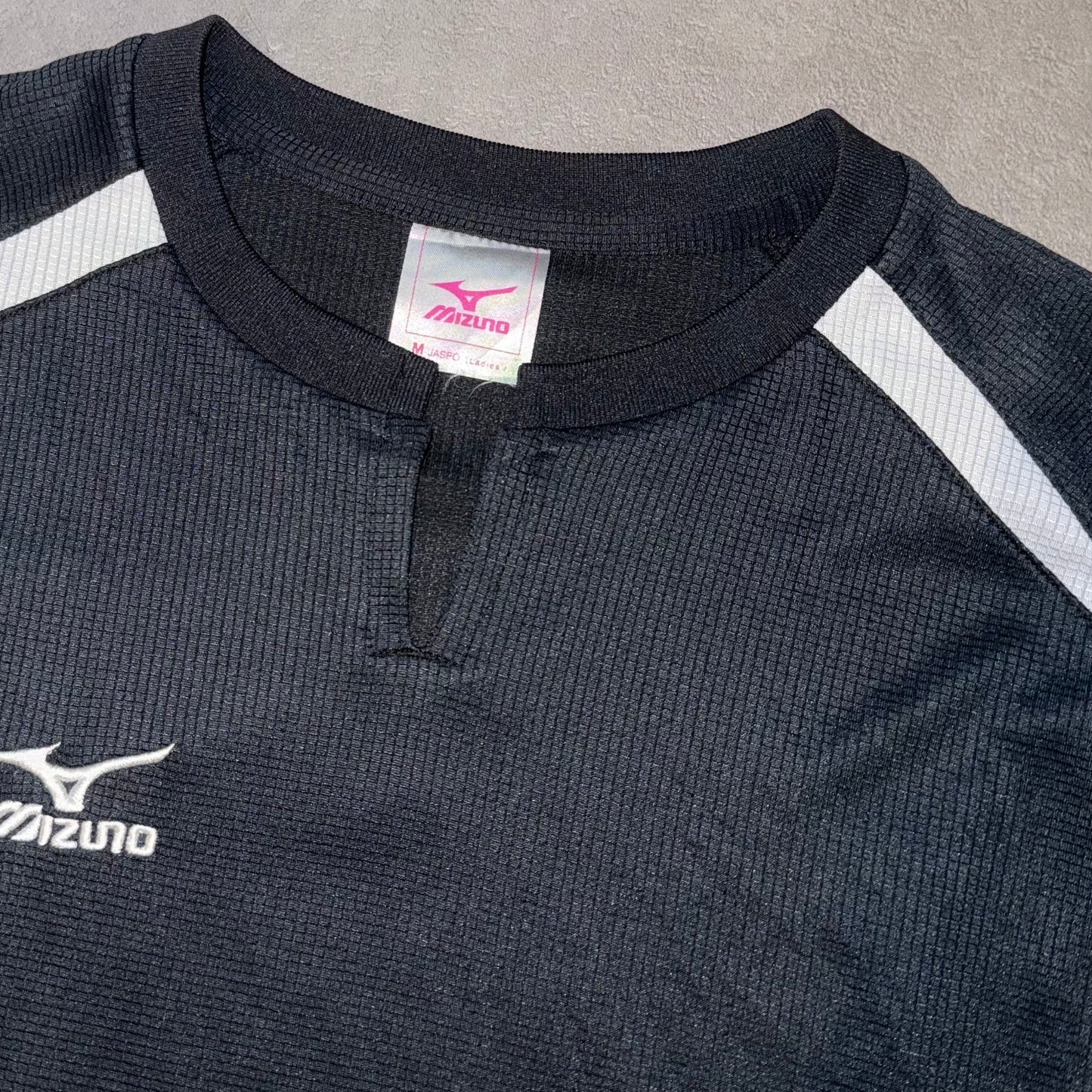 Mizuno top