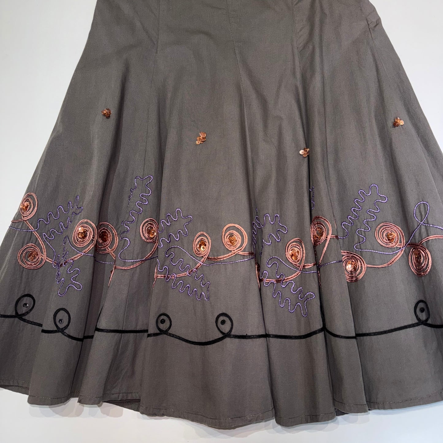 Embroidered skirt