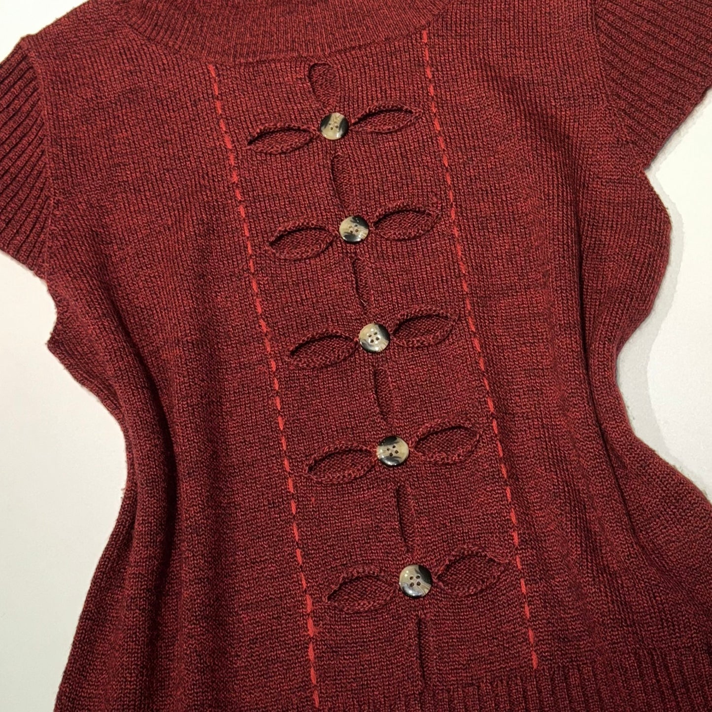 Red buttons turtle neck knit top