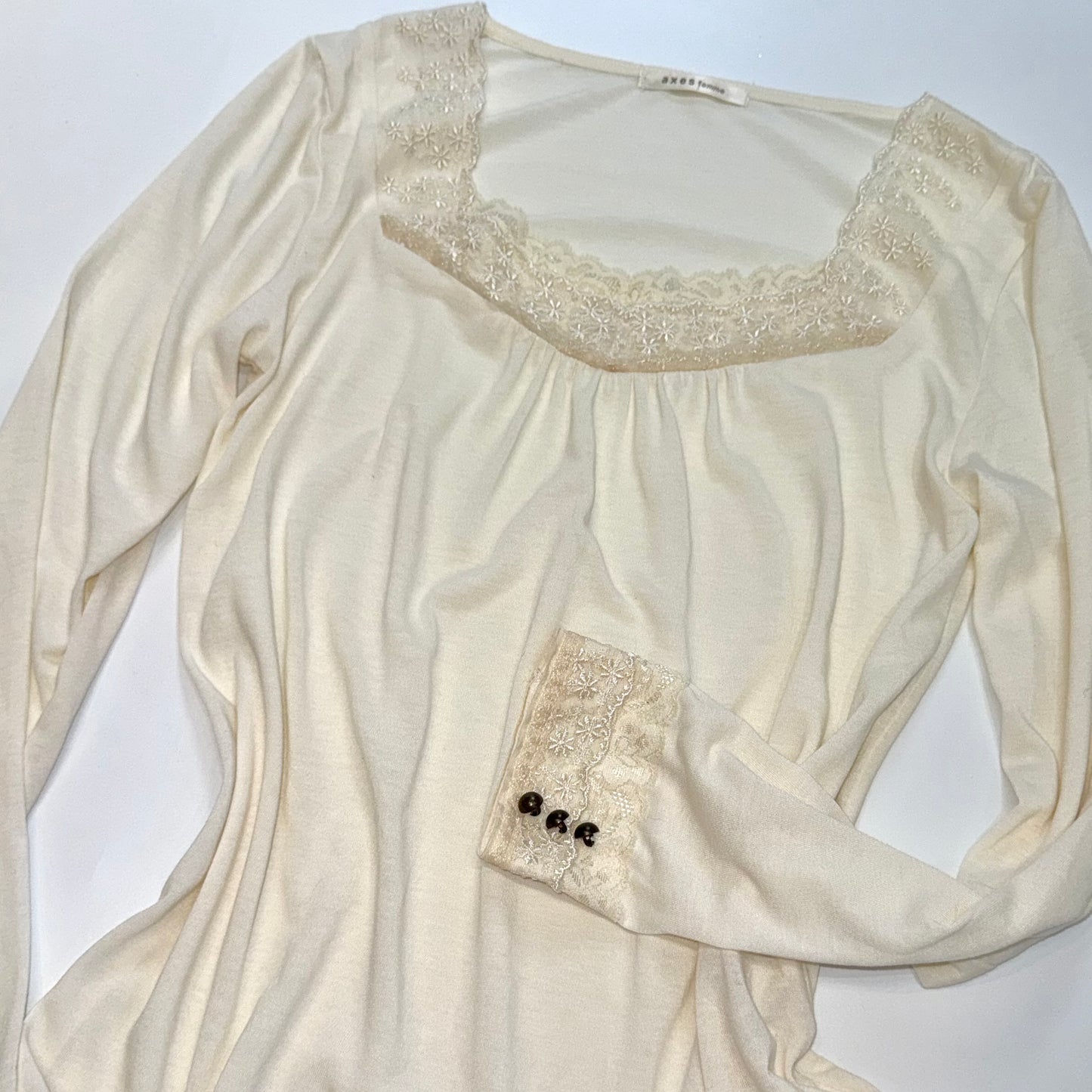 Axes Ivory lace trim long sleeve