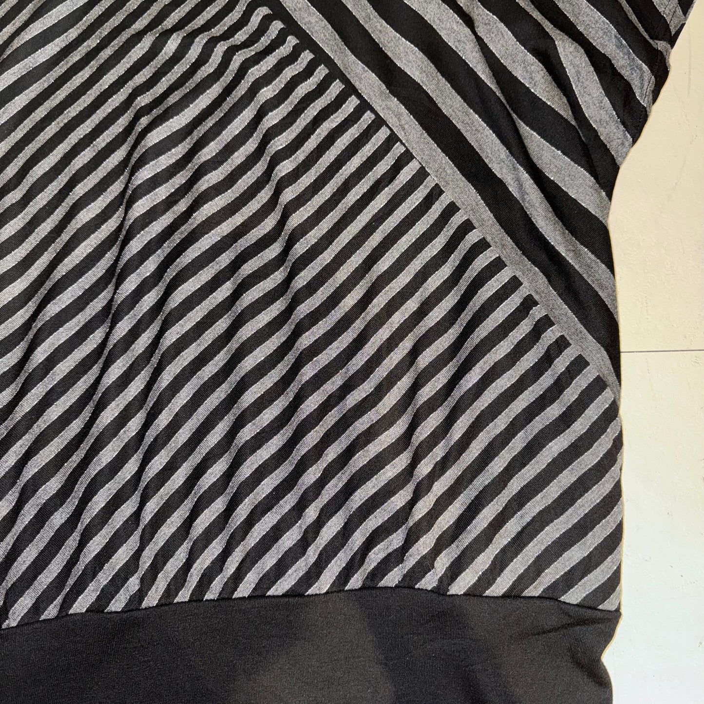 Black stripes long top