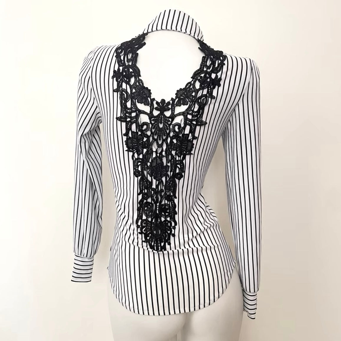 Backless lace shirt