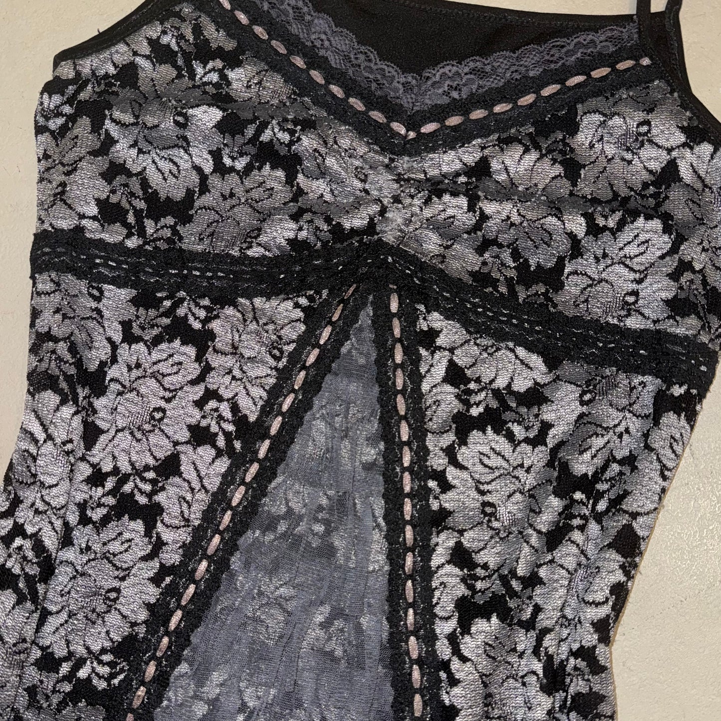 Balck sliver floral lace cami