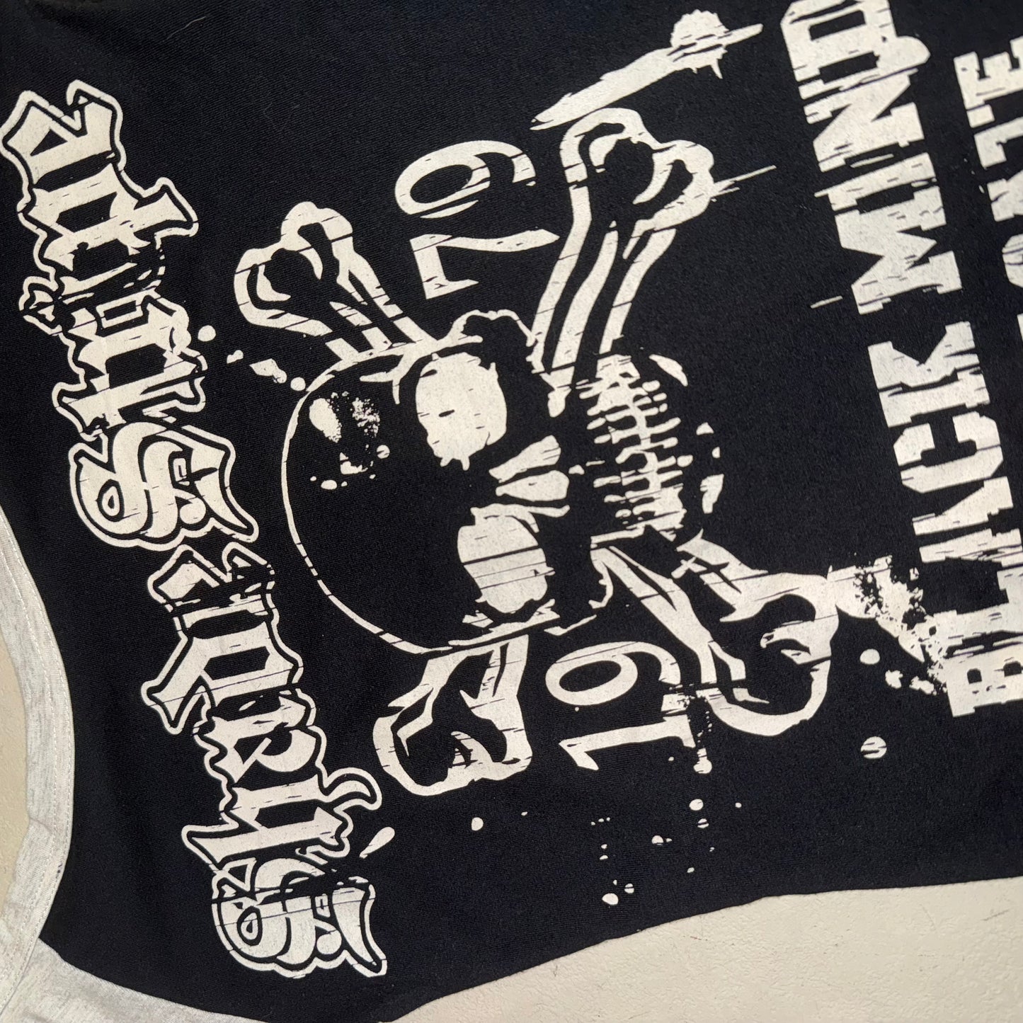 Lazy Daisy big collar skull top