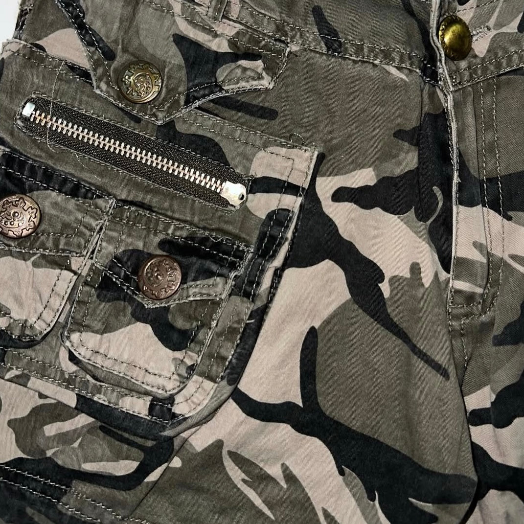 Camo pockets shorts