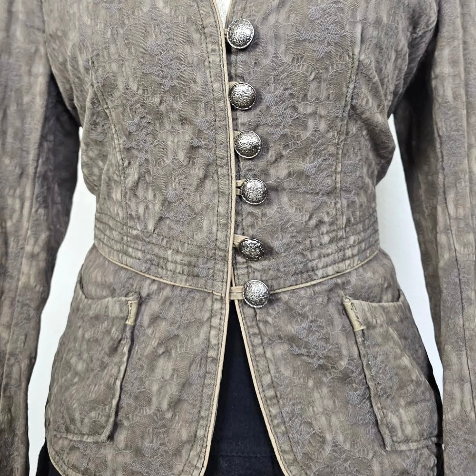 Button up slim fit lace outer