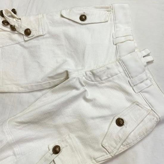 White buttons pants