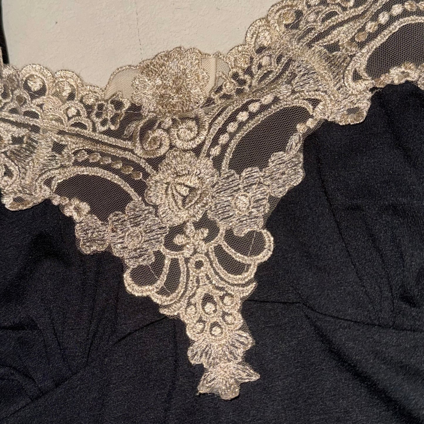 Contrast lace tank