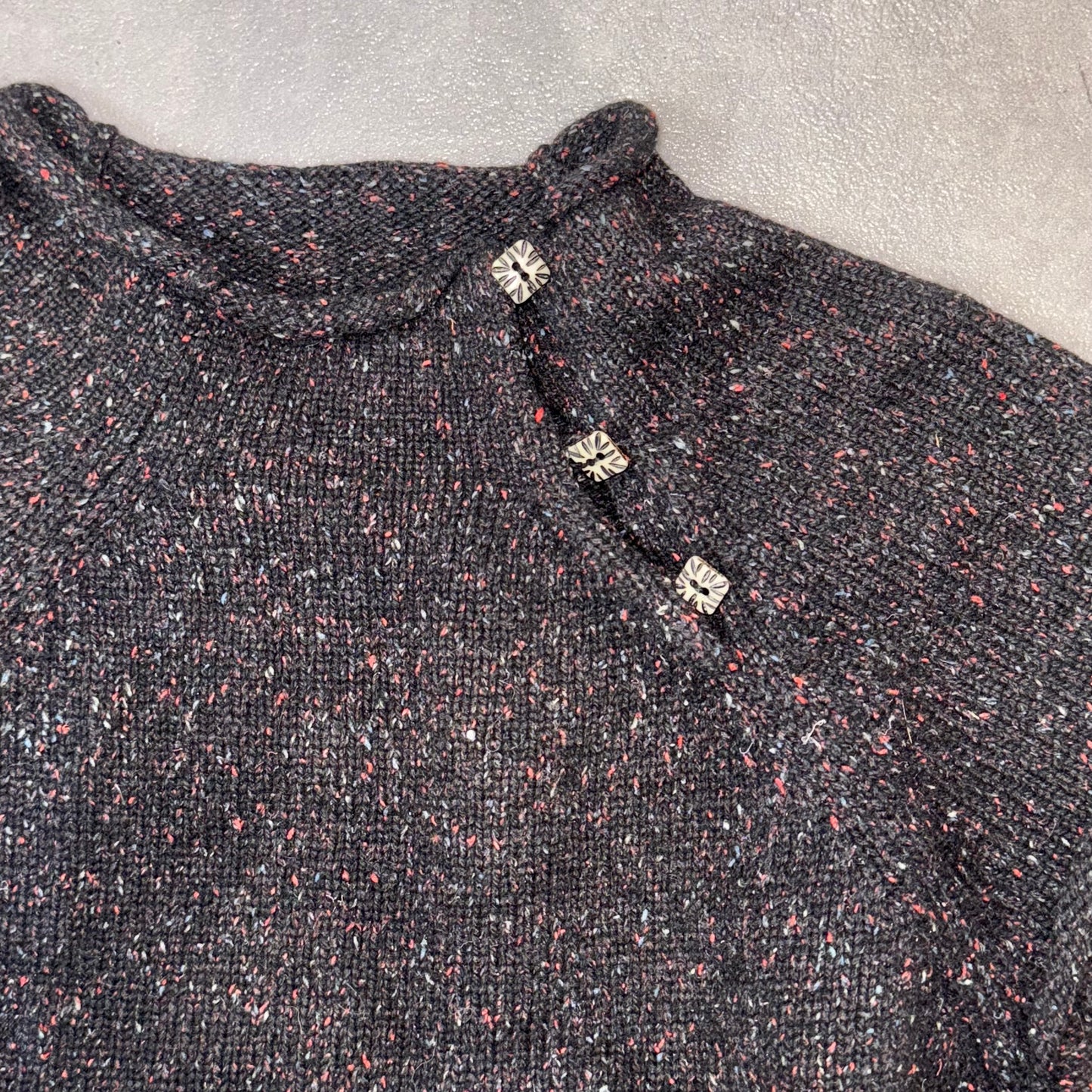 Tara knit buttons top