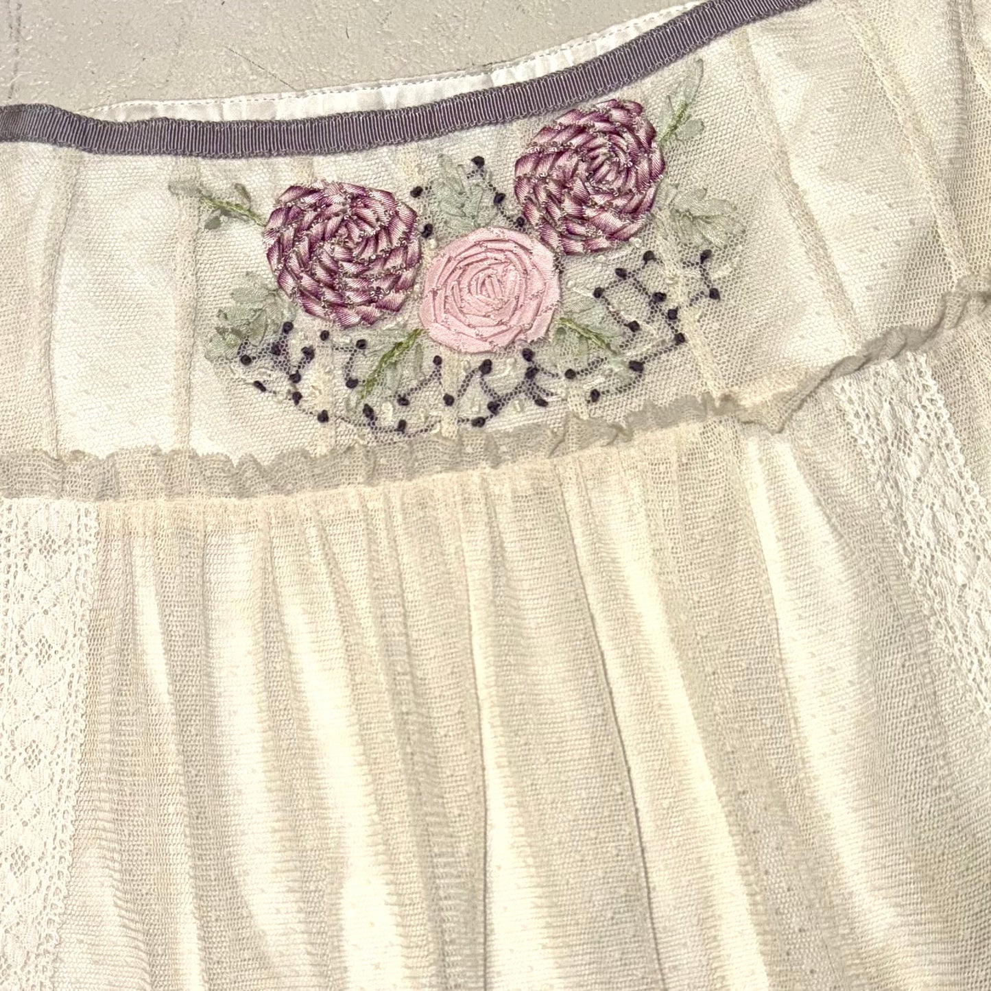 Laissé passé ivory embroidered lace skirt