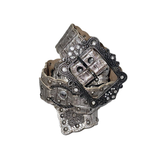 Rivet rhinestones belt