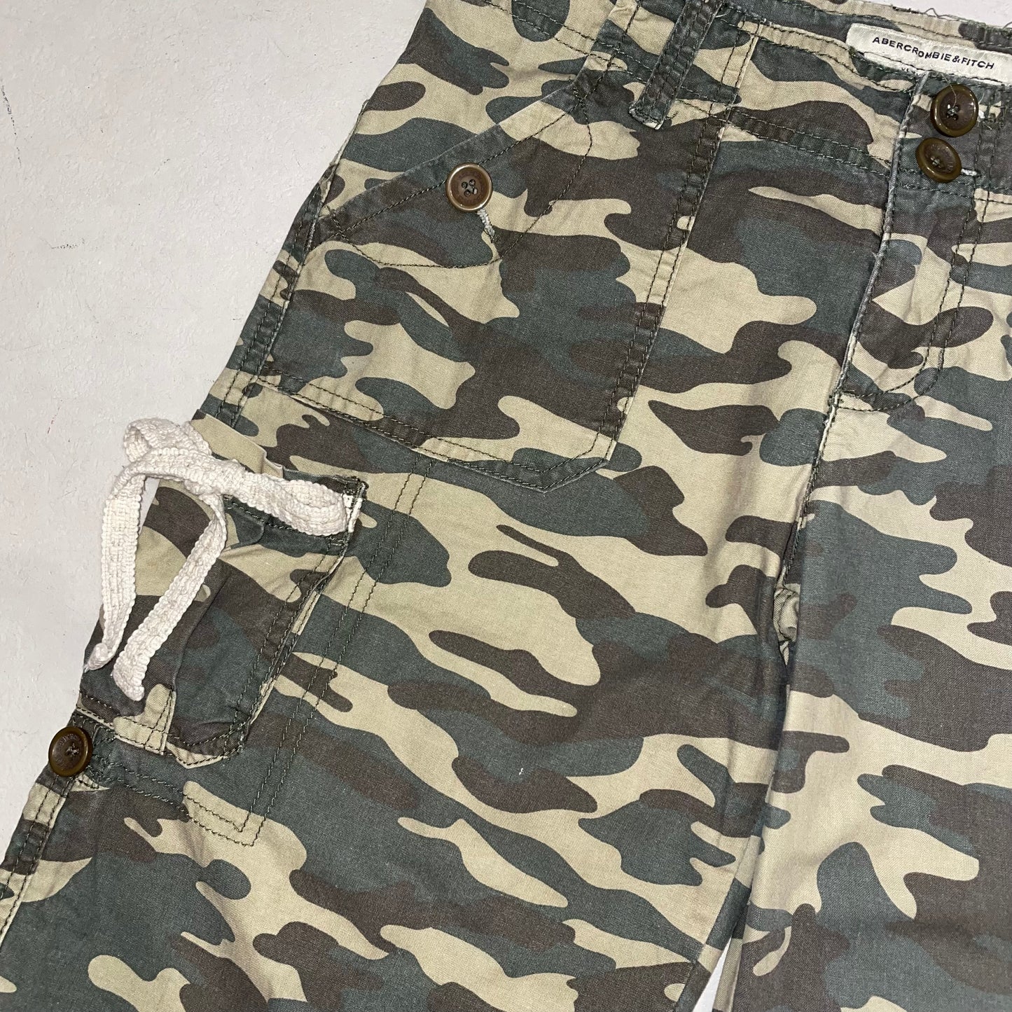 Abercrombie camo lace jorts