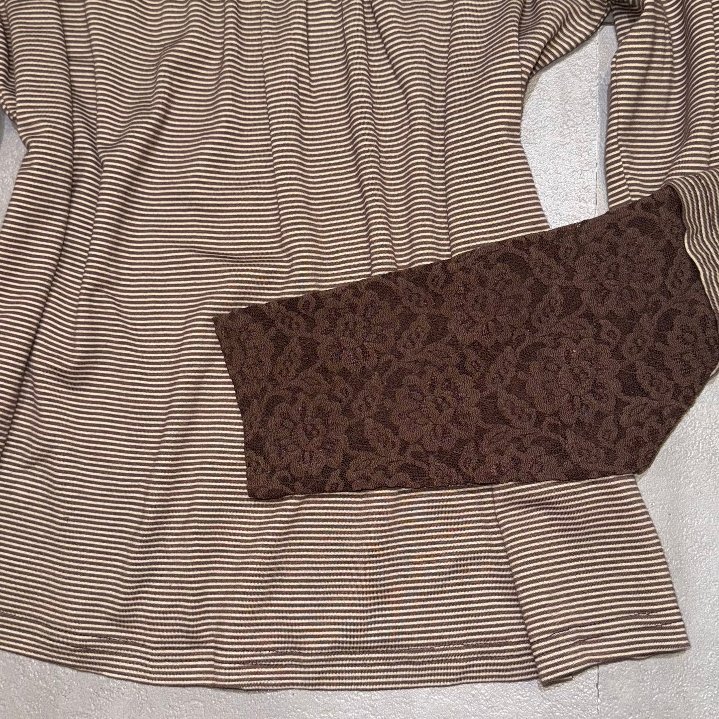 Brown striped lace long sleeve