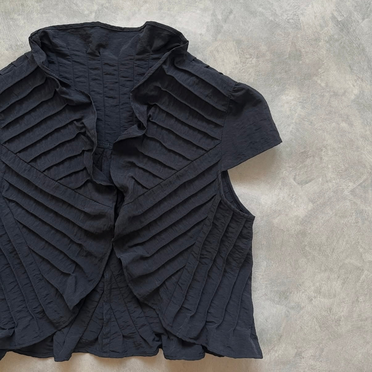 Cote black top