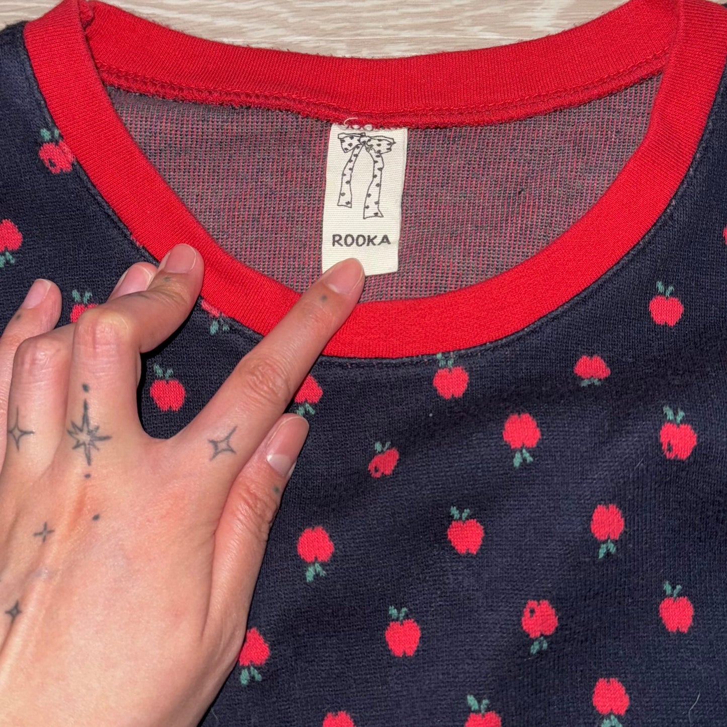 Lovely apple long sleeve