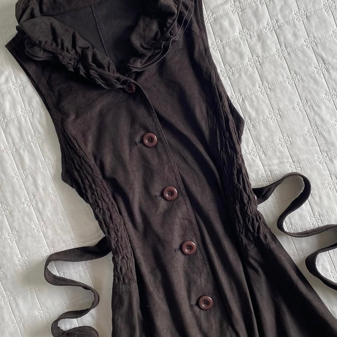 Brown dress with ruffle collar