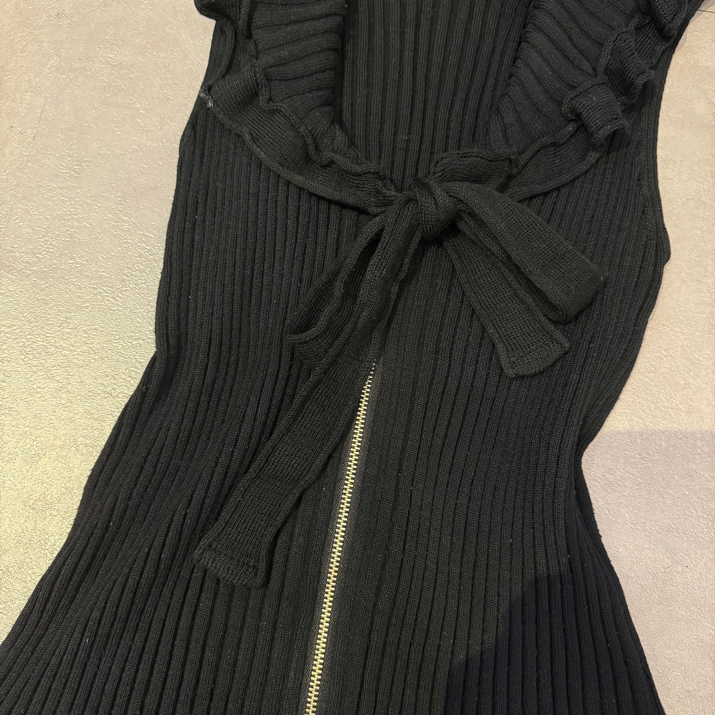 Black ribbon knitted zip vest