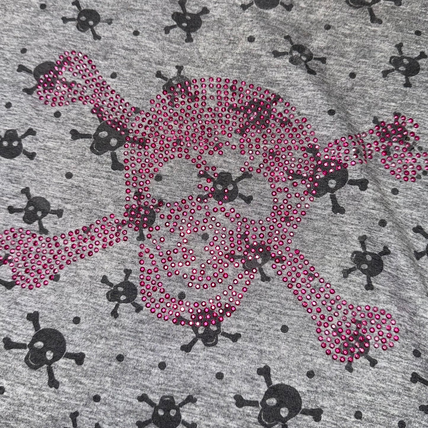 Grey skull rhinestones top