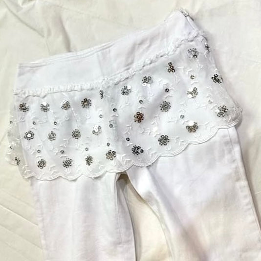 Embroidered skirt with white pants