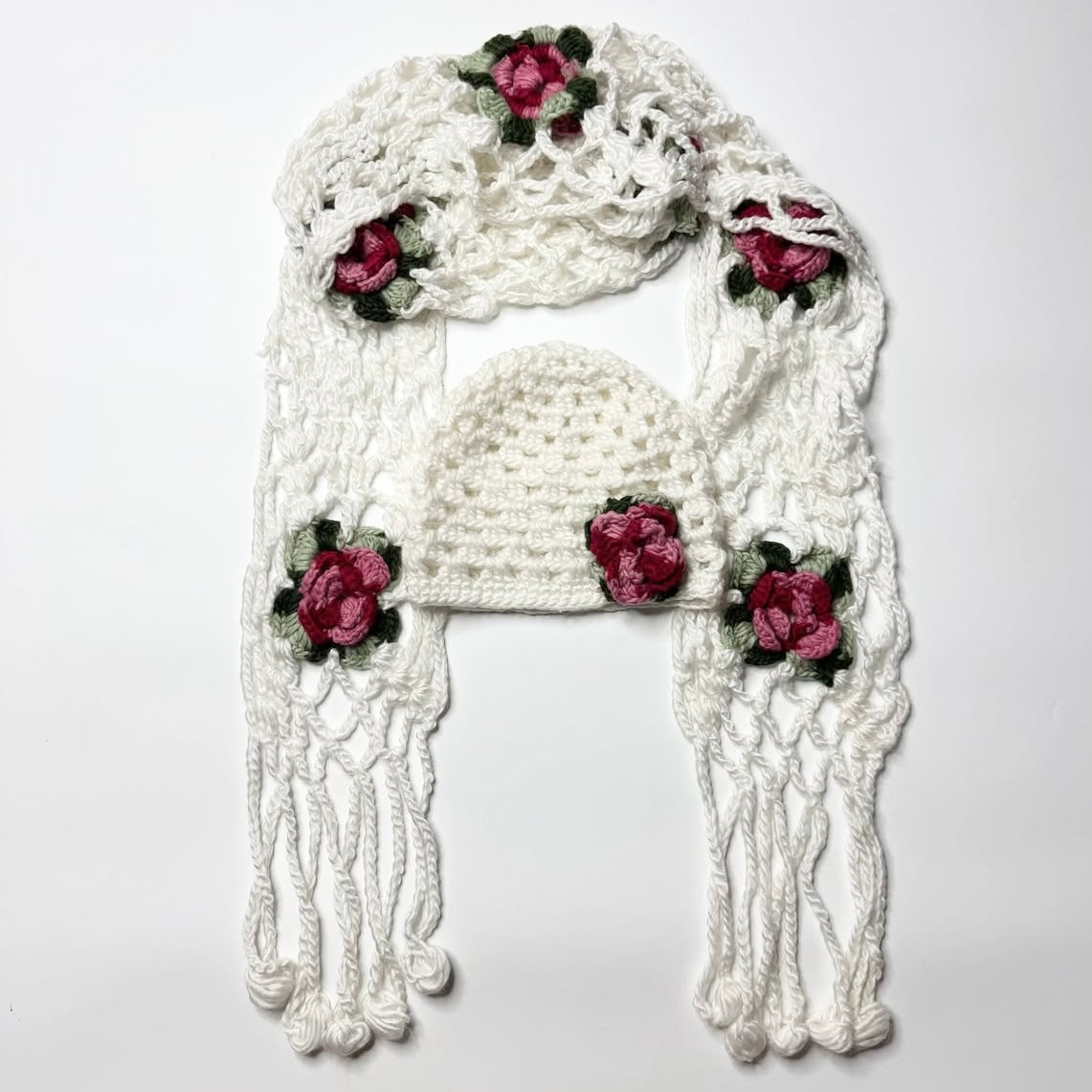 White knit roses scarf/ beanie