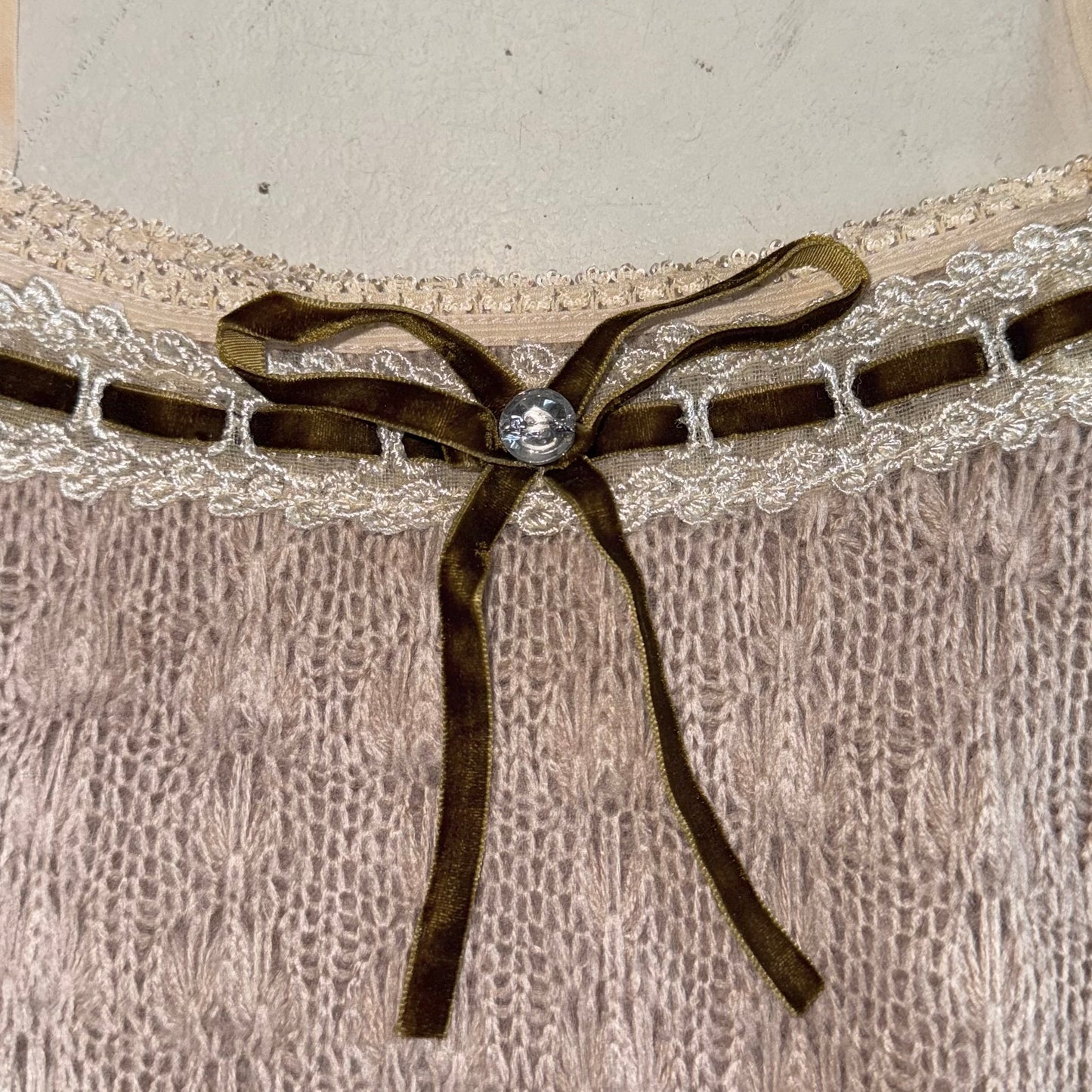 Beige knit tank with ribbon