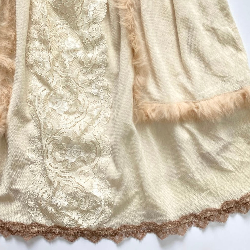 Beige lace furry skirt