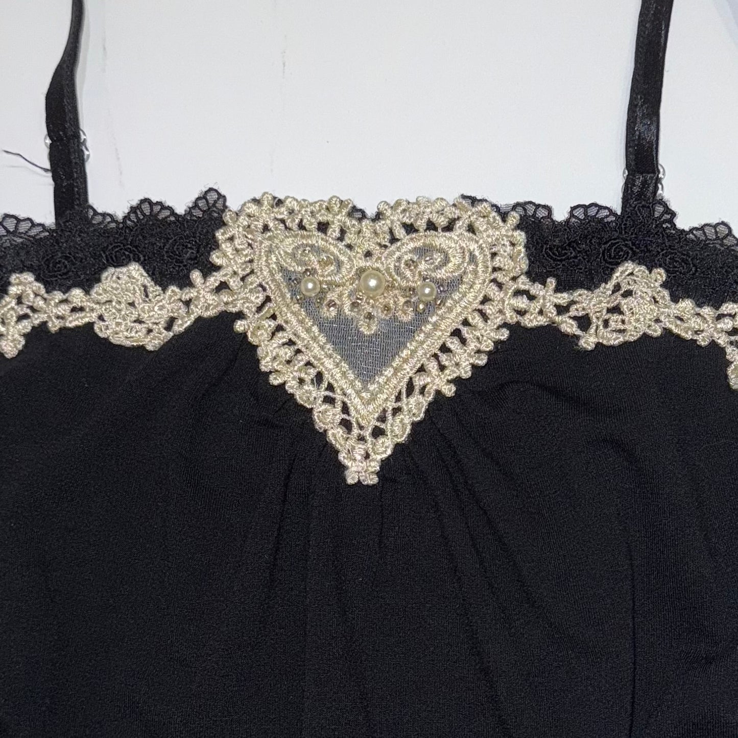 Axes lace heart black cami