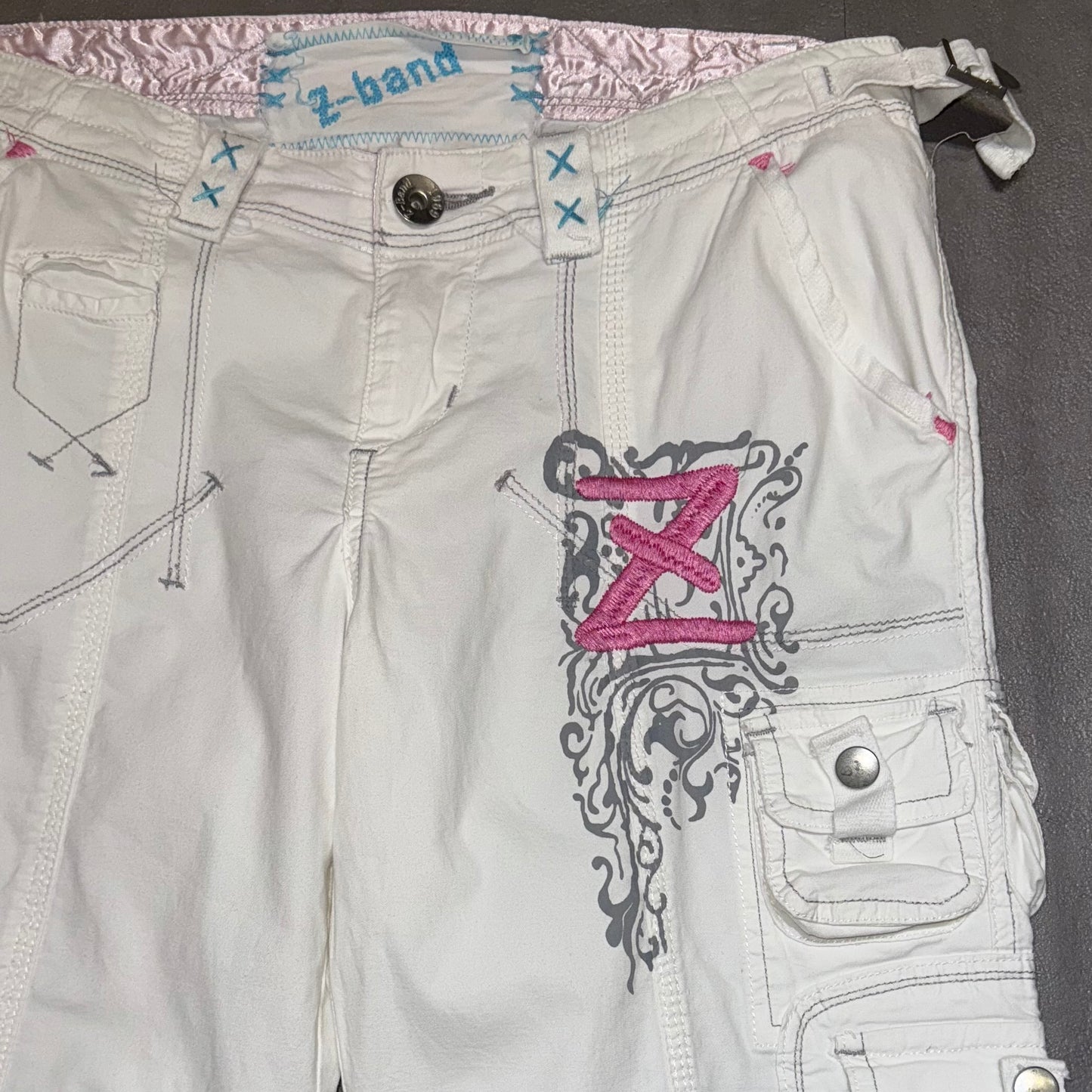 Z-bana pink embroidery white jorts