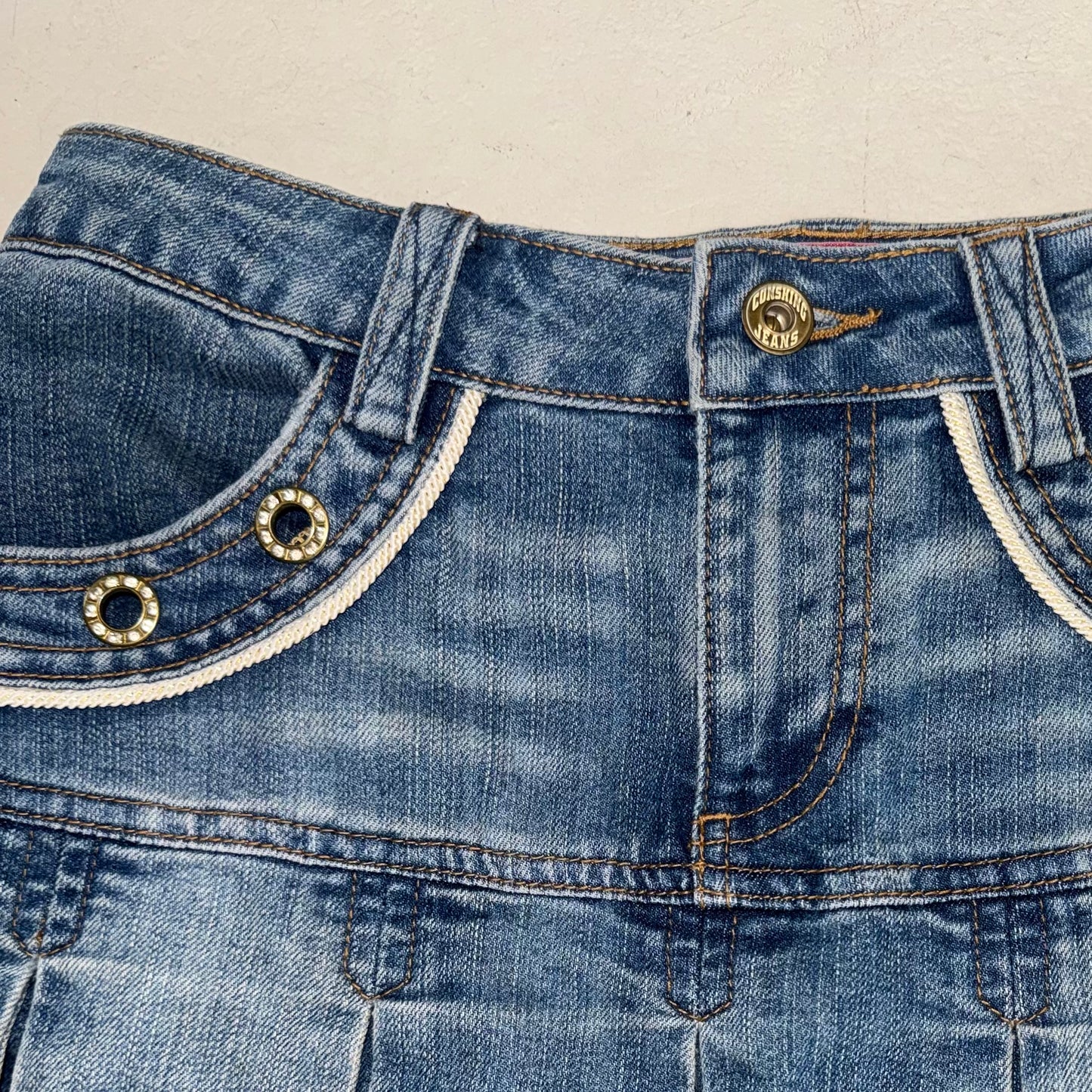 Denim embroidered pleated skirt