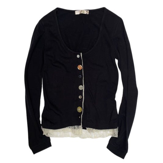 Black buttons lace outer