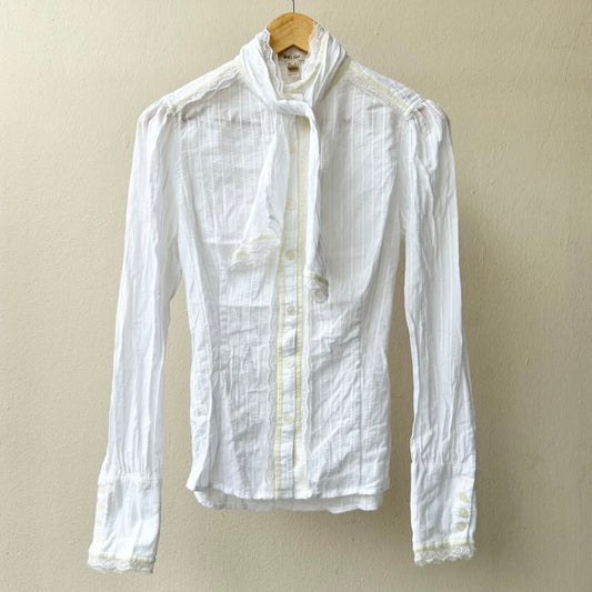 Mng white lace shirt with tie