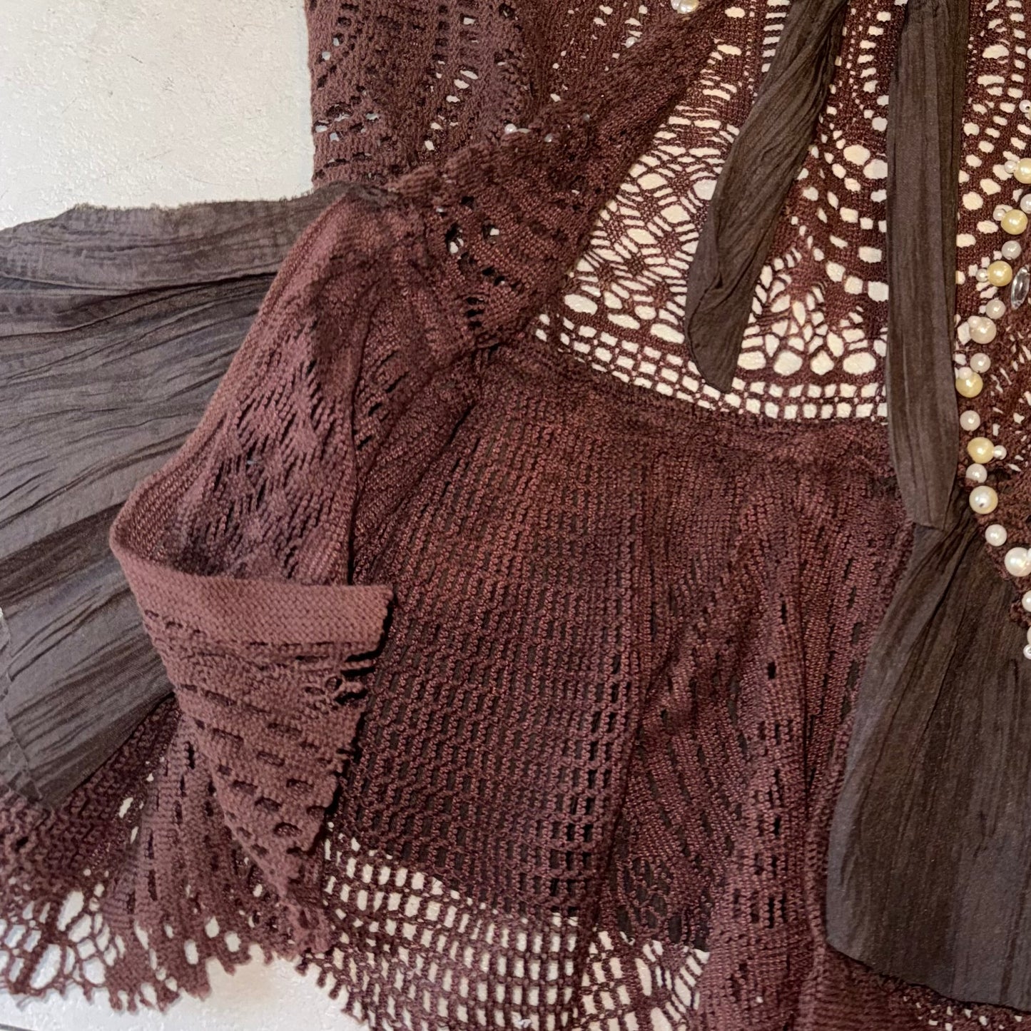 Brown pearls knit vest