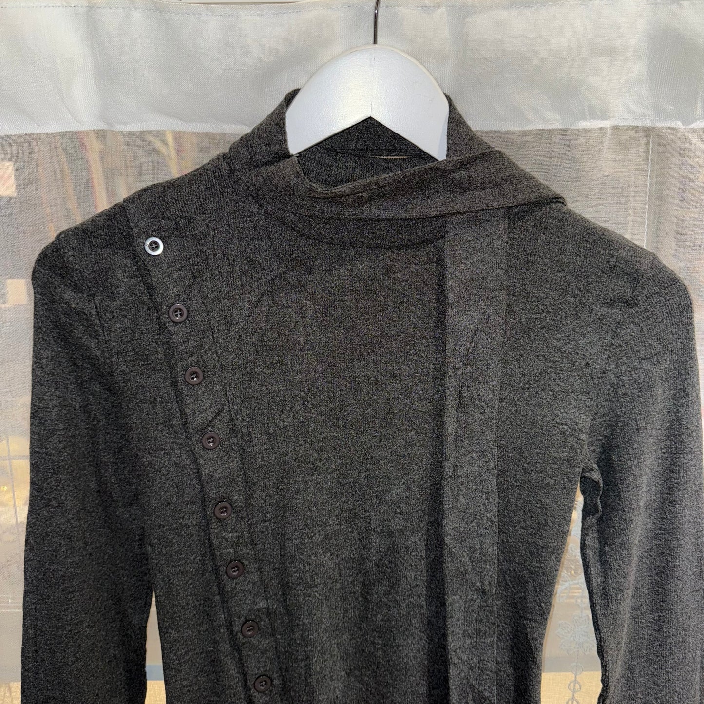 Buttons shirt with tie