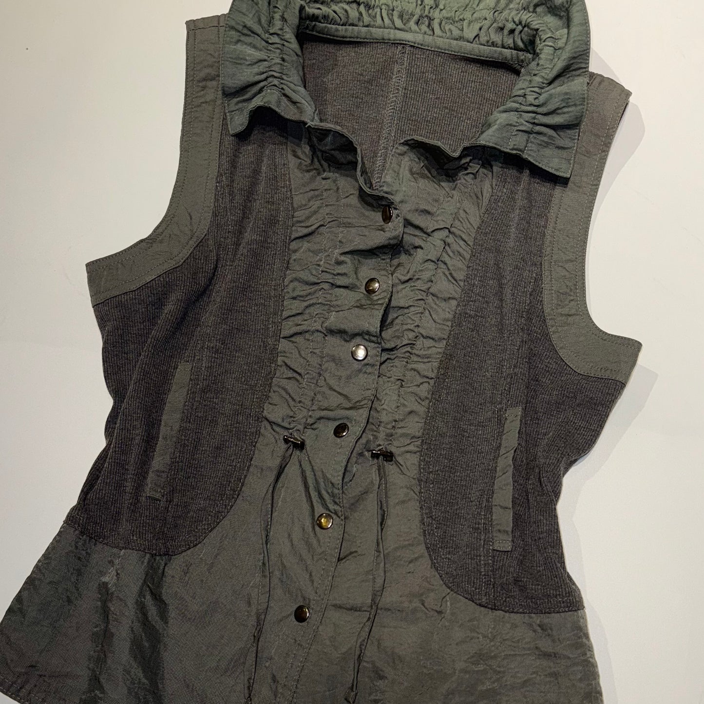 Ruffle vest