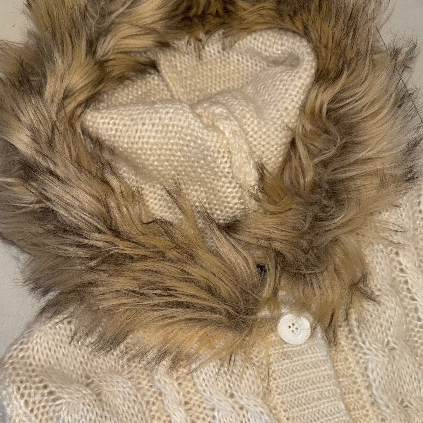 Ingni ivory furry knitted cardigan