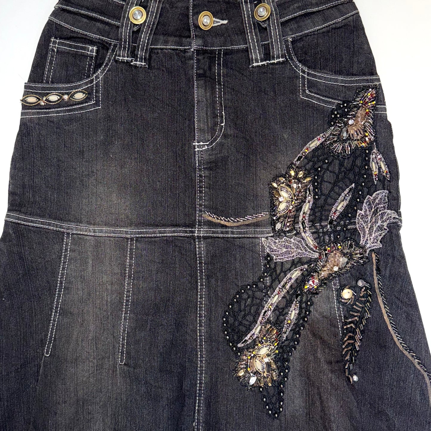 Embroidered denim skirt