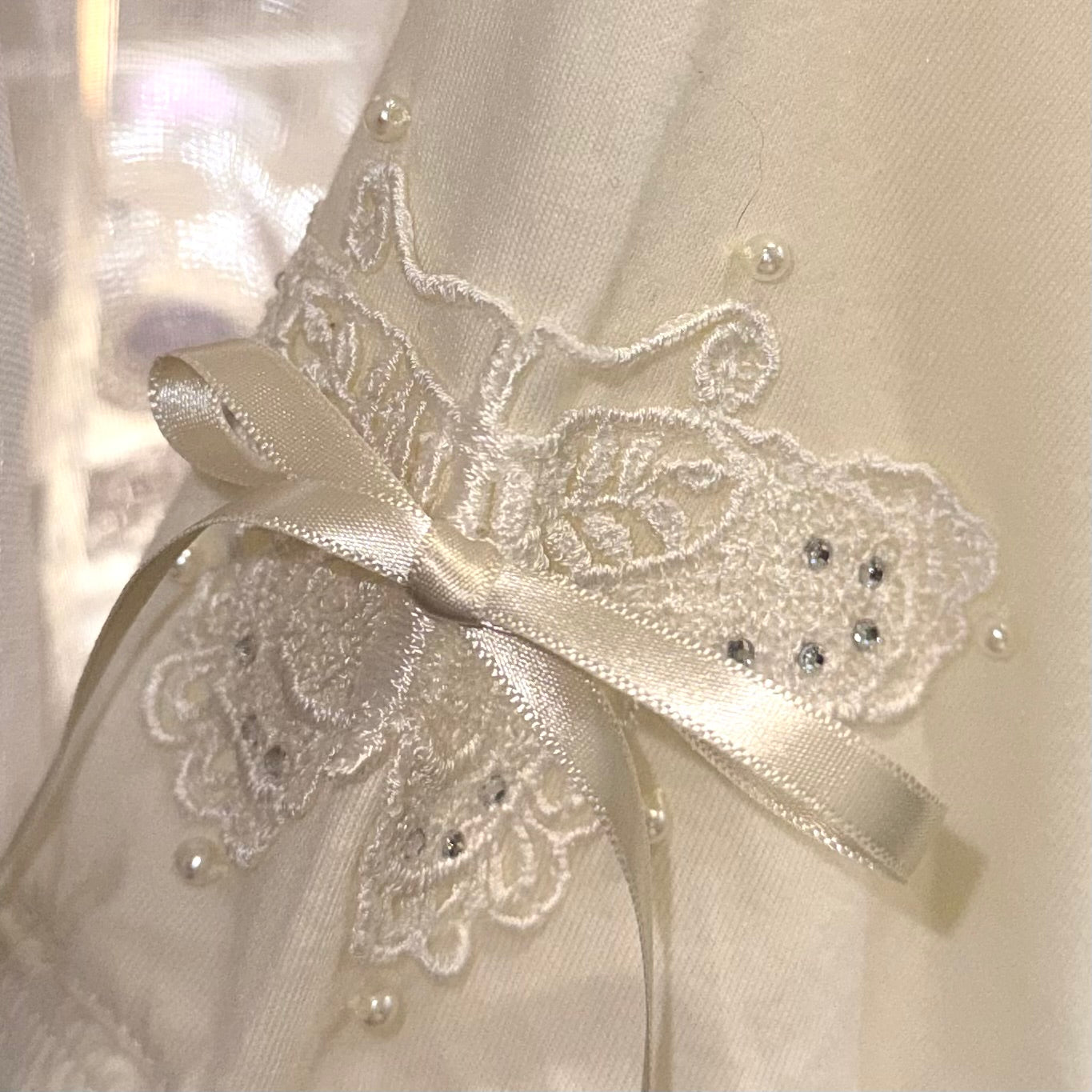 Axes Ivory lace top