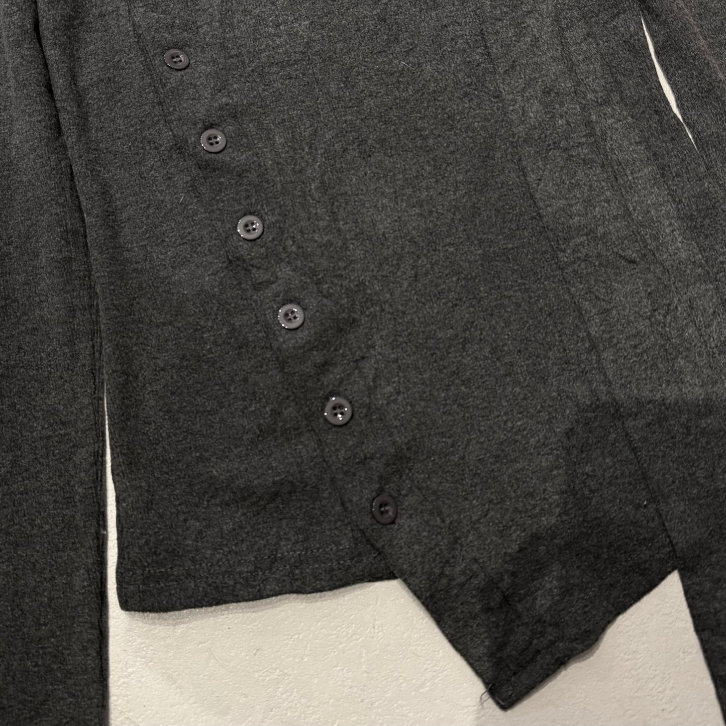 Buttons shirt with tie