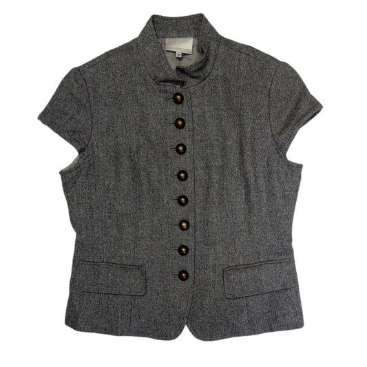Grey button up shortsleeved blazer