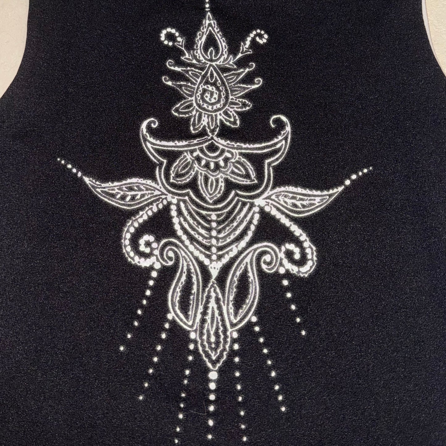 Black white layered totem tank