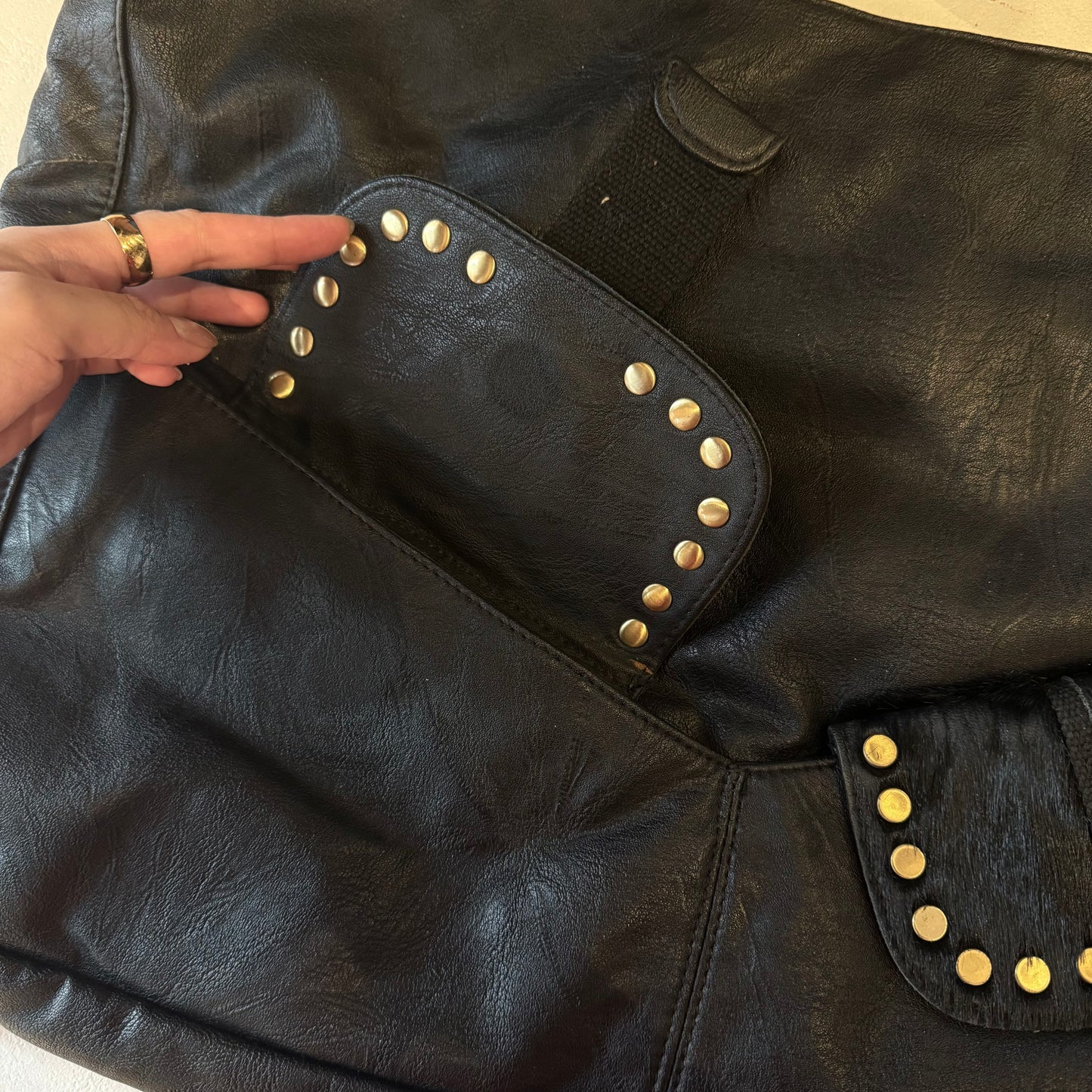 Black leather fur pocket shoulder bag