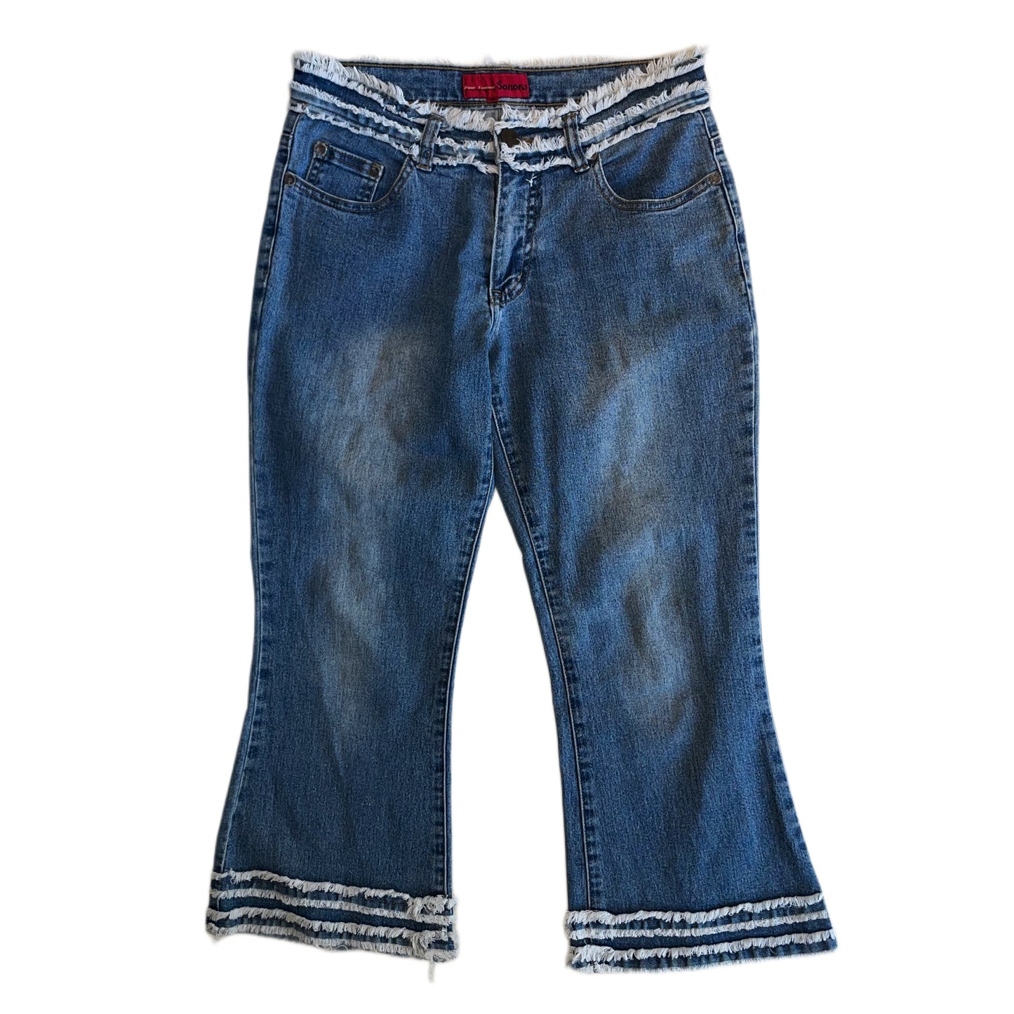 Denim capris with frayed edges