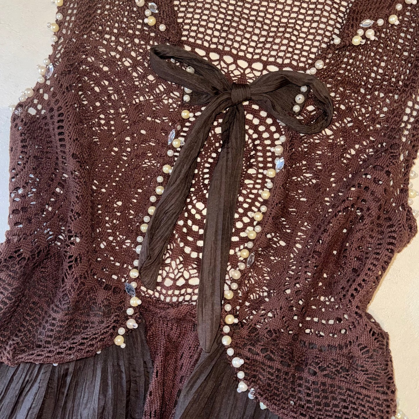 Brown pearls knit vest