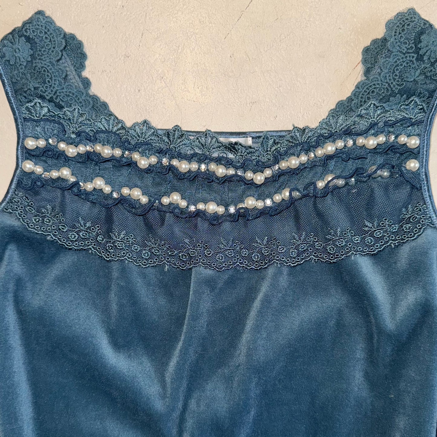 Mosaic blue pearls velvet top