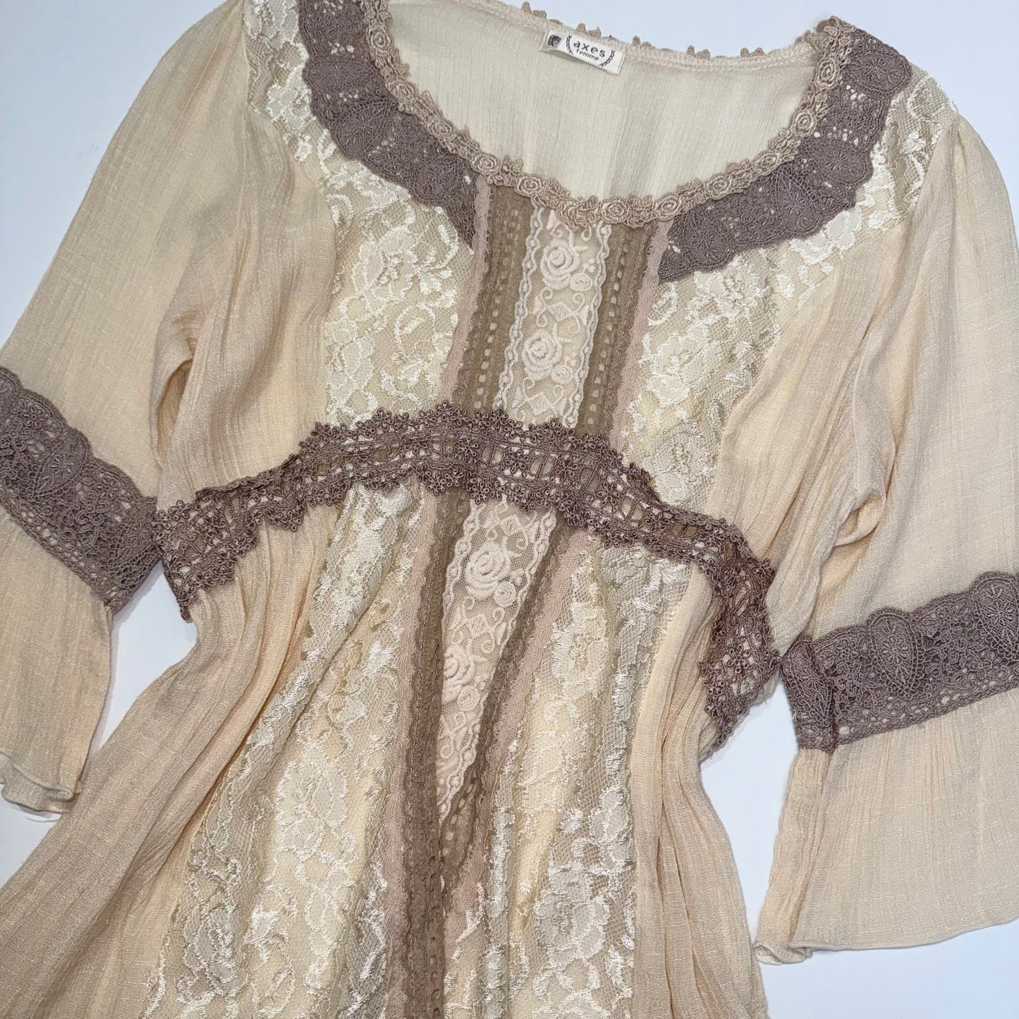Axes ivory lace top
